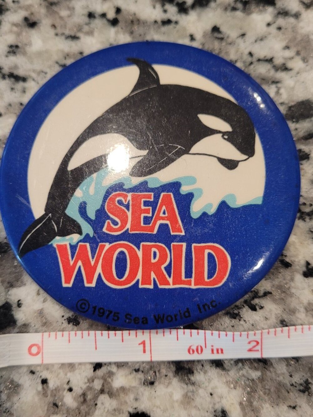 SEA WORLD Theme Park Vintage 1980 SHAMU Killer WHALE Souvenir BUTTON PIN BADGE